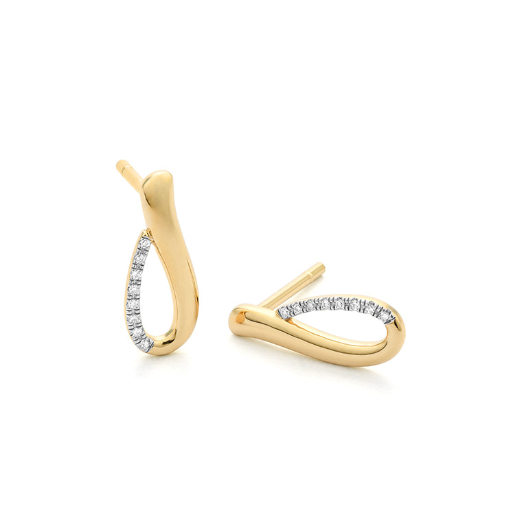 Boucles d'oreilles en or jaune 18 carats serties de 16 diamants.