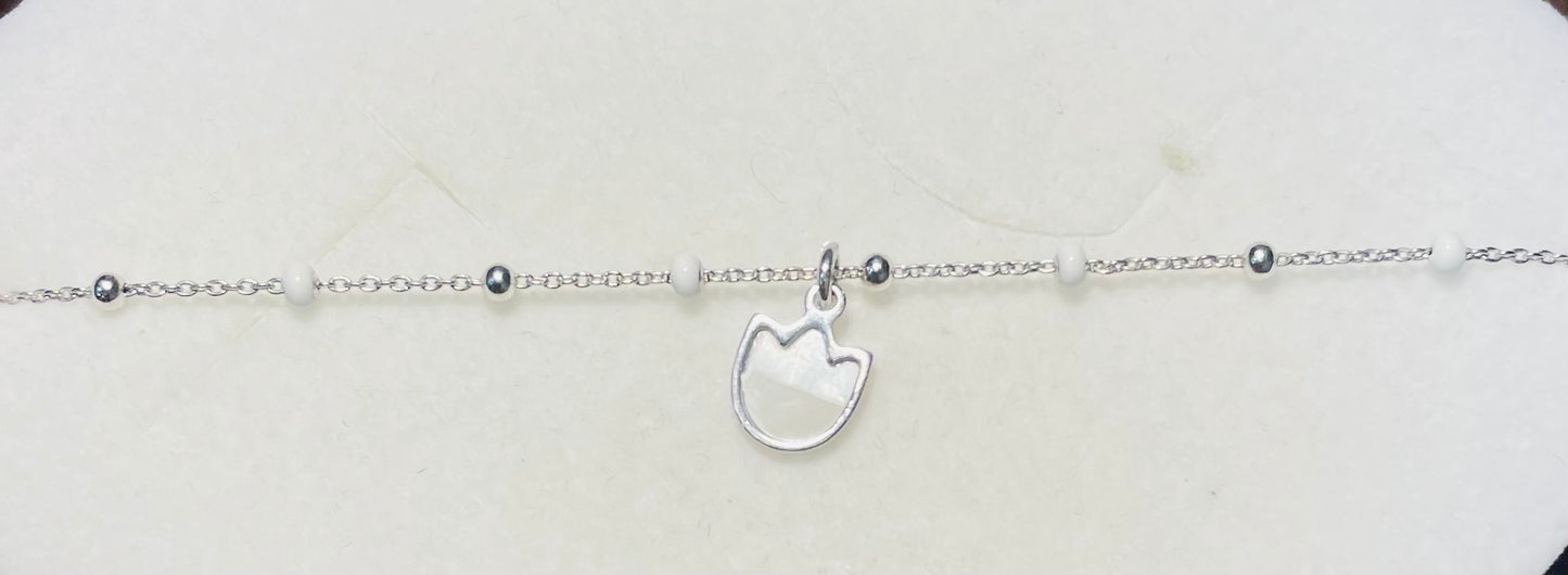 Bracelet en argent avec pampille tulipe nacrée