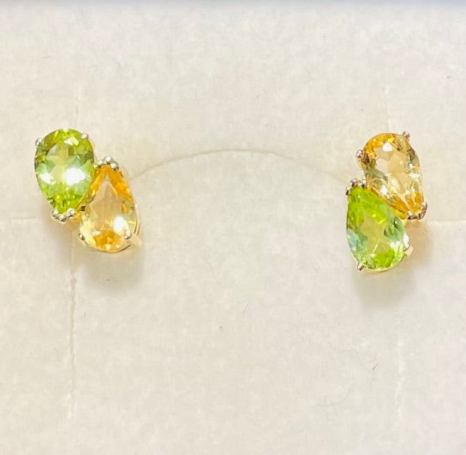 Boucles d'oreilles en or jaune 18 carats serties d'un péridot et d'une citrine