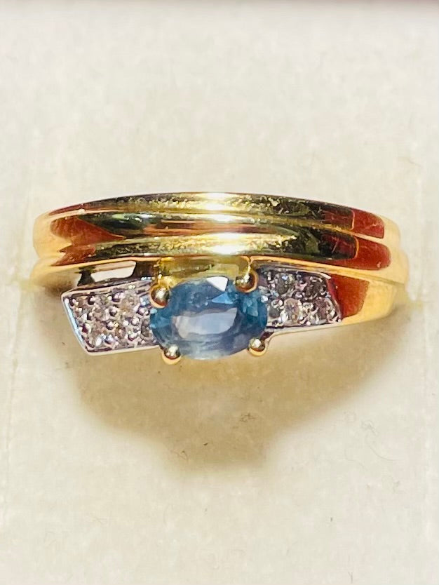 Bague en Or Jaune 18 Carats avec Saphir Bleu Clair et Diamants