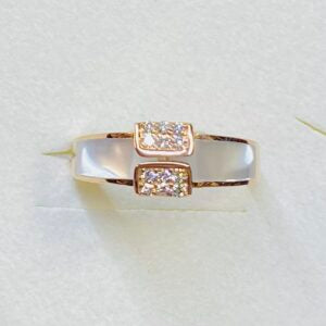 Bague Clozeau en or rose, nacrée blanc et diamant