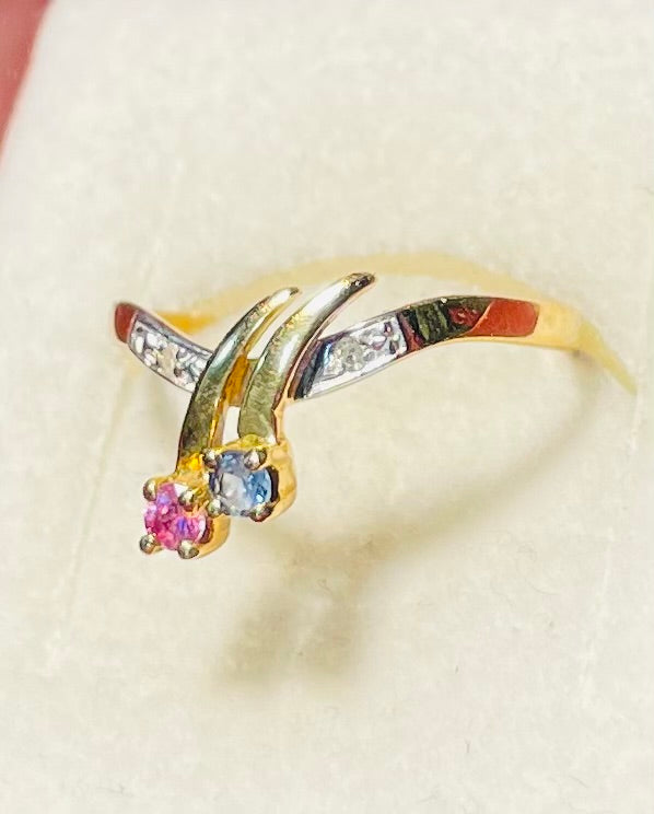 Bague en Or Jaune 18 Carats avec Saphirs Bleu et Rose et Diamants