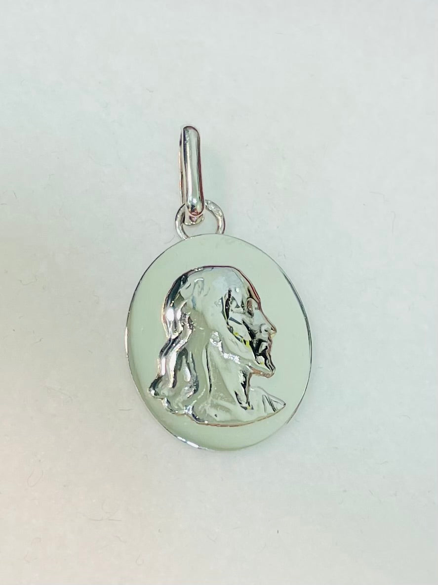 Médaille du Christ en or  blanc 18 carats