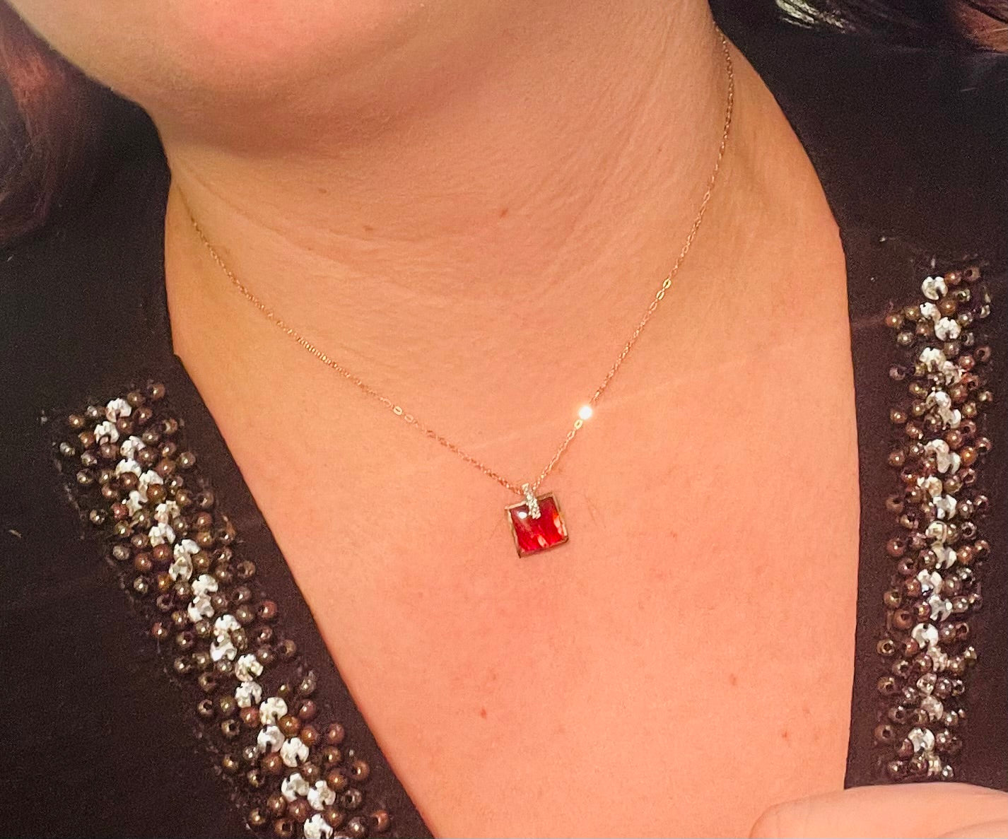 Collier Clozeau or rose et résine rouge sertie d'un diamant